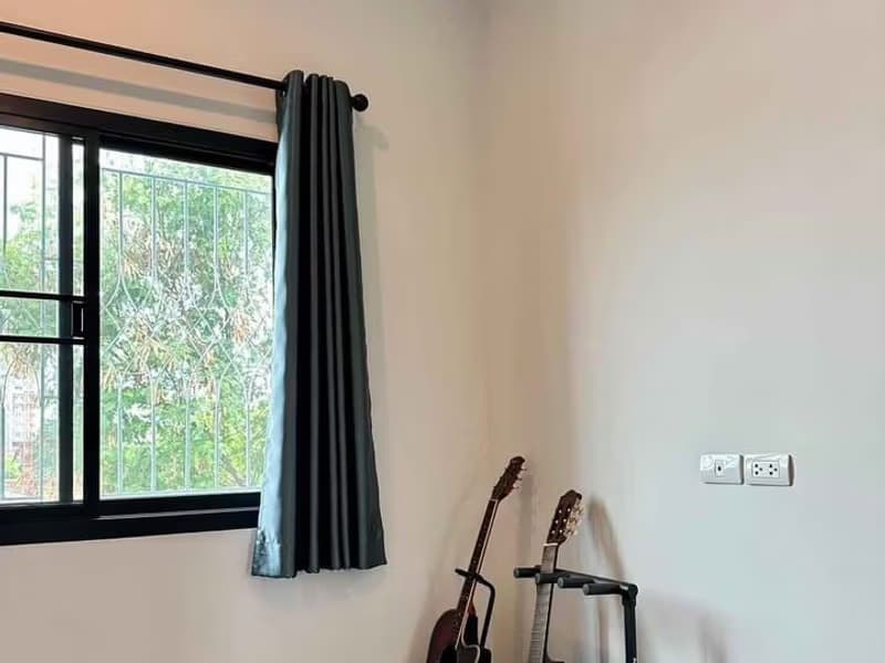 4 Bed Townhouse for Rent and Sale in Saraphi