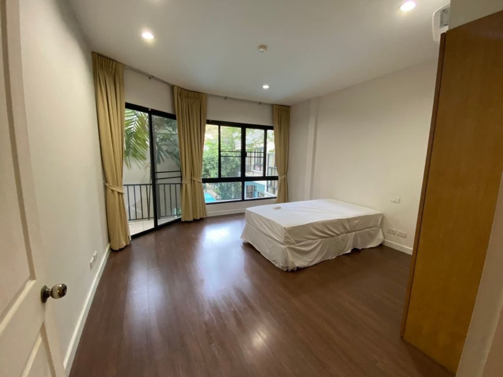 4 卧室 别墅 用于 出租 在 Khlong Toei - Image 19