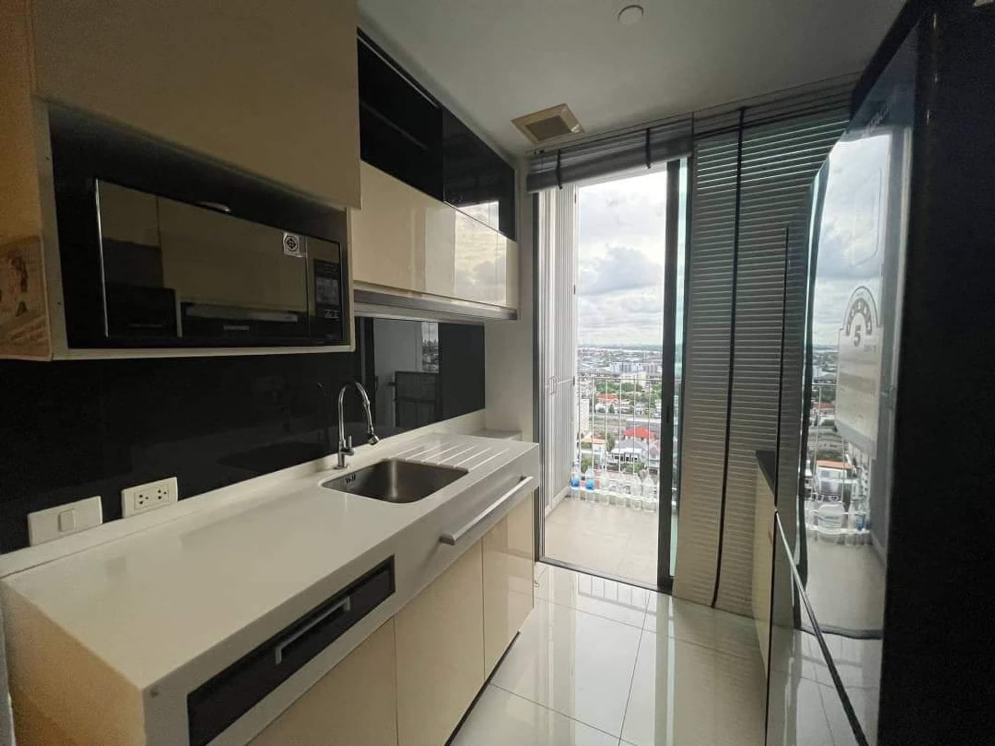 1 Bed Condo for Rent and Sale in Phra Khanong - Image 7