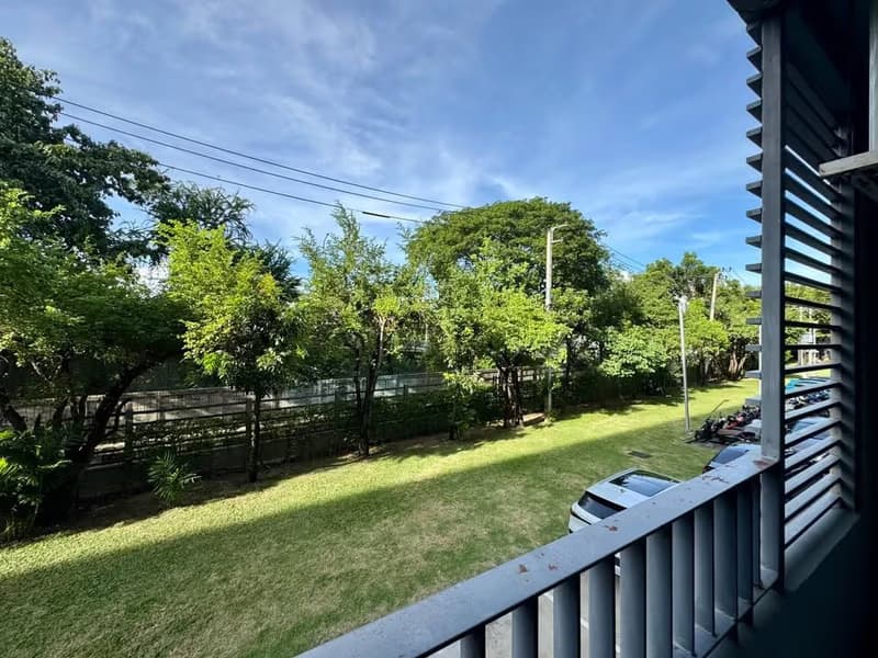 Studio Condo for Sale in Phra Khanong