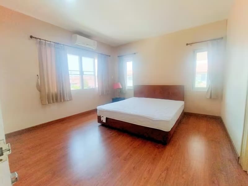 5 Bedroom Pool Villa in Rung Arun 3