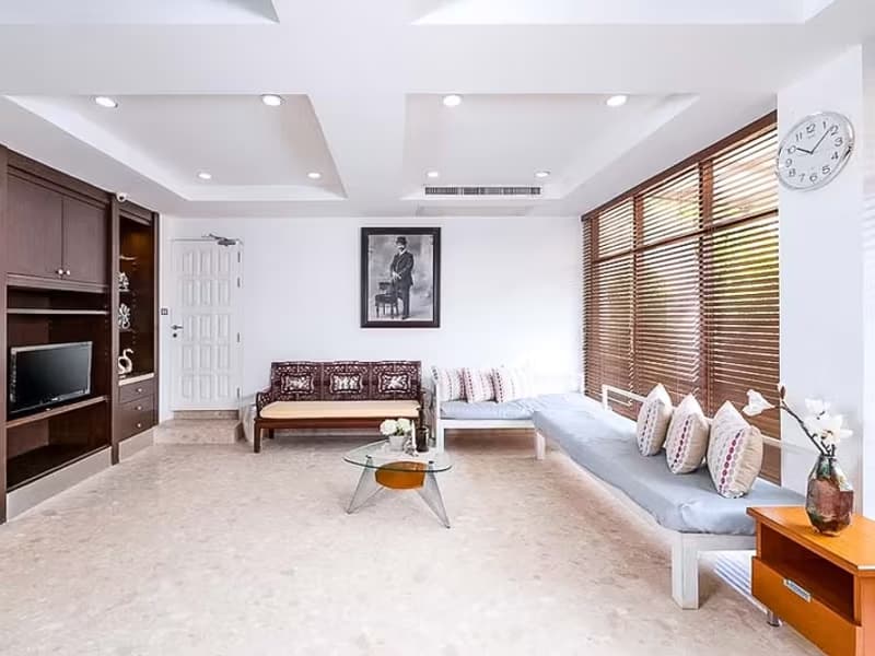4 Bedroom House for Rent in Bang Na