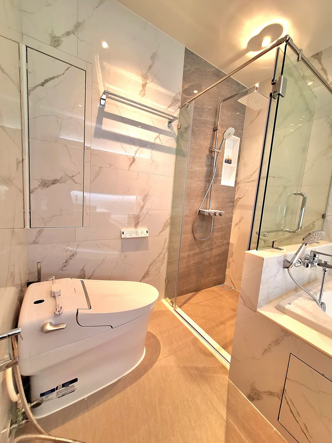 Condo for Rent at Bearing Residence - Image 16