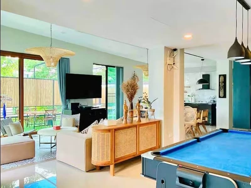 6 Bed House for Rent in San Sai