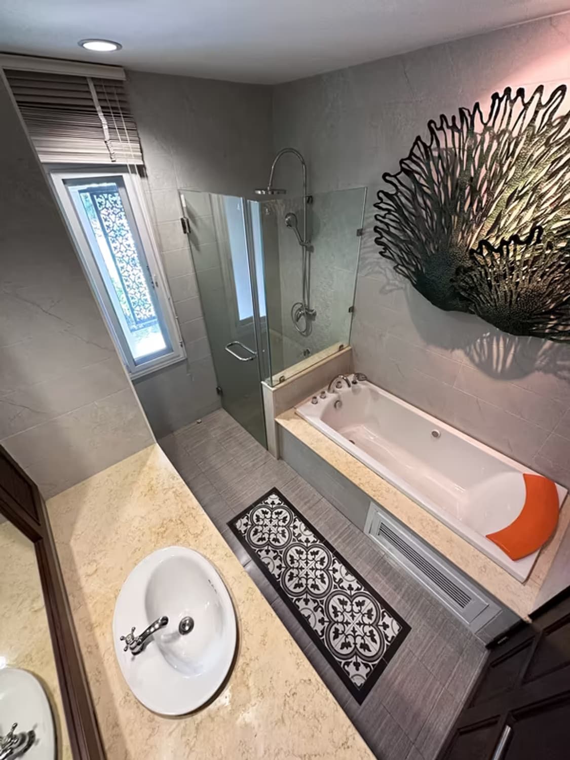 4 Bedroom House - Image 7