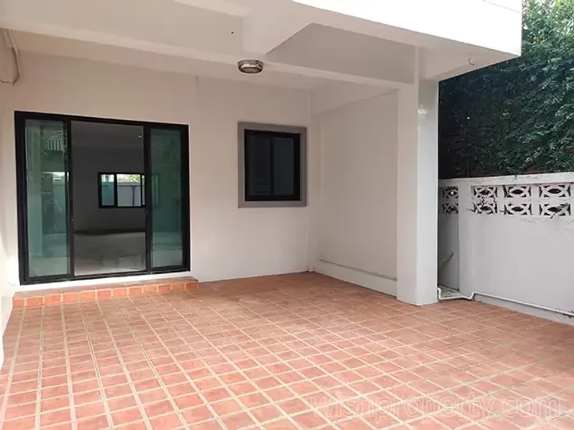4 Bedroom House - Image 2