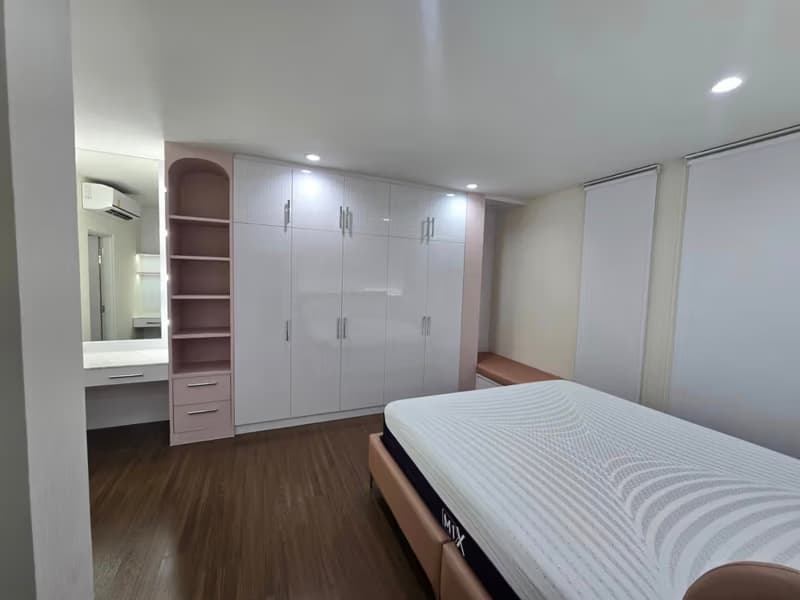 4 Bed House for Sale in Saphan Sung