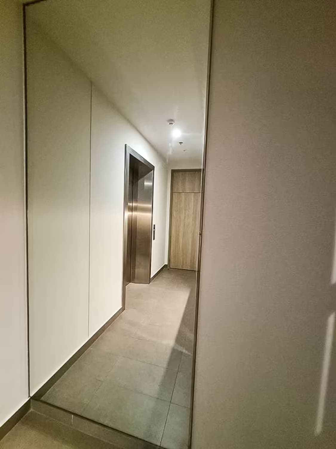 1 Bedroom Condo at Noble Ploenchit - Image 4
