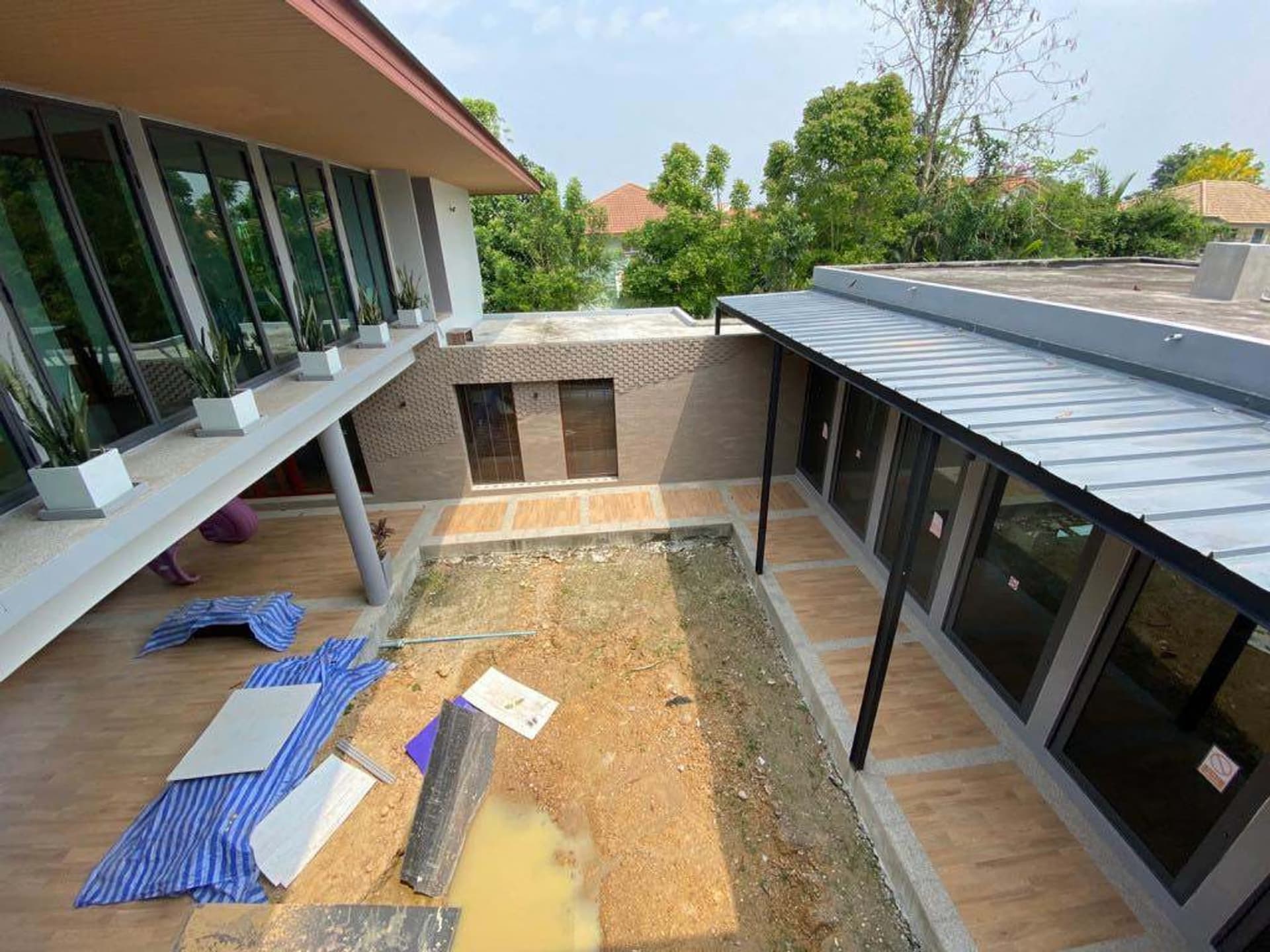 4 Bedroom House - Image 11