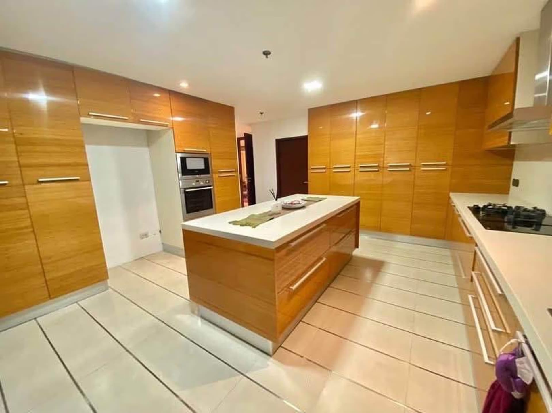 3 Bed Condo for Rent and Sale in Watthana - Image 5