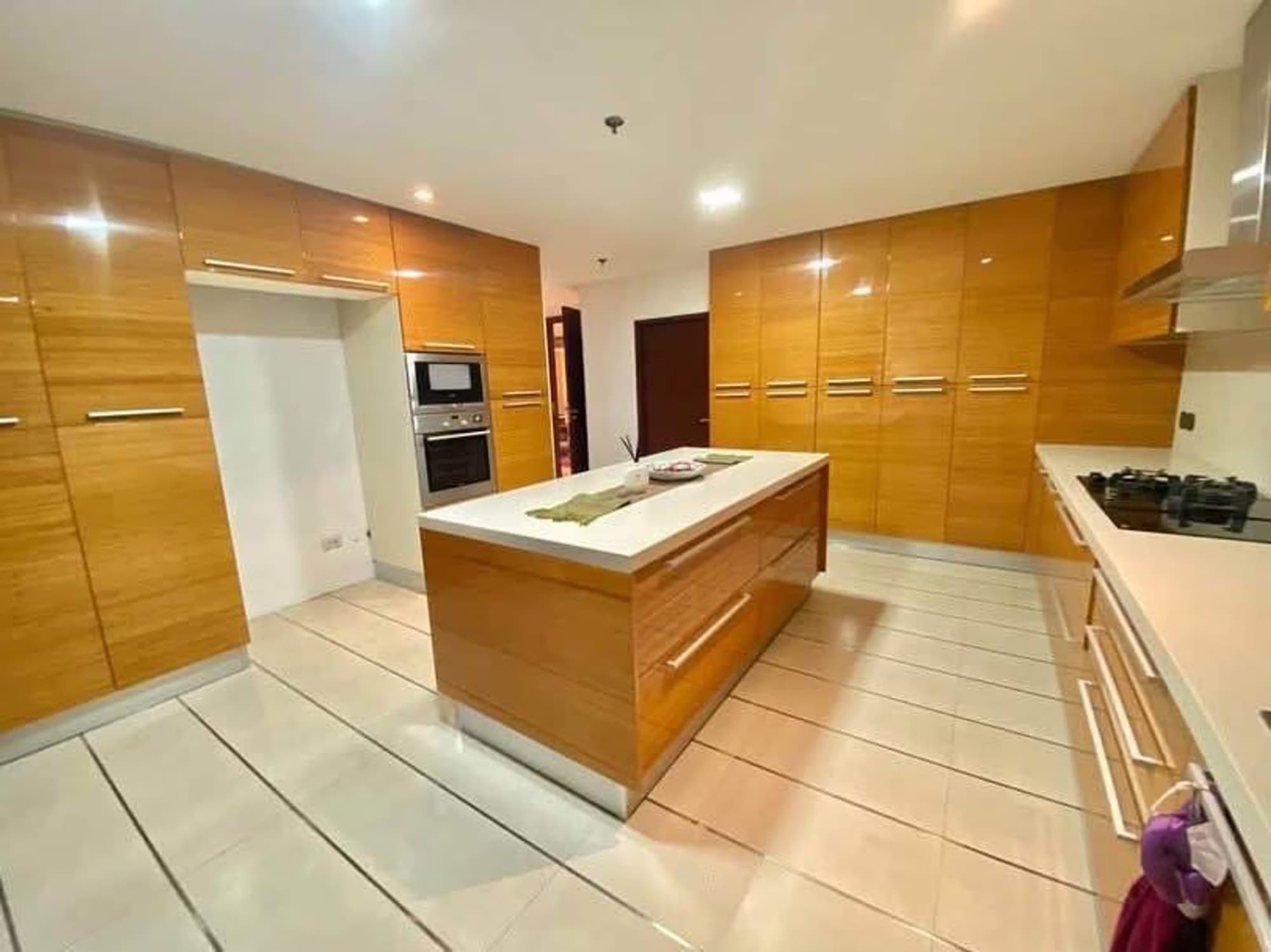 3 Bed Condo for Rent and Sale in Watthana - Image 5