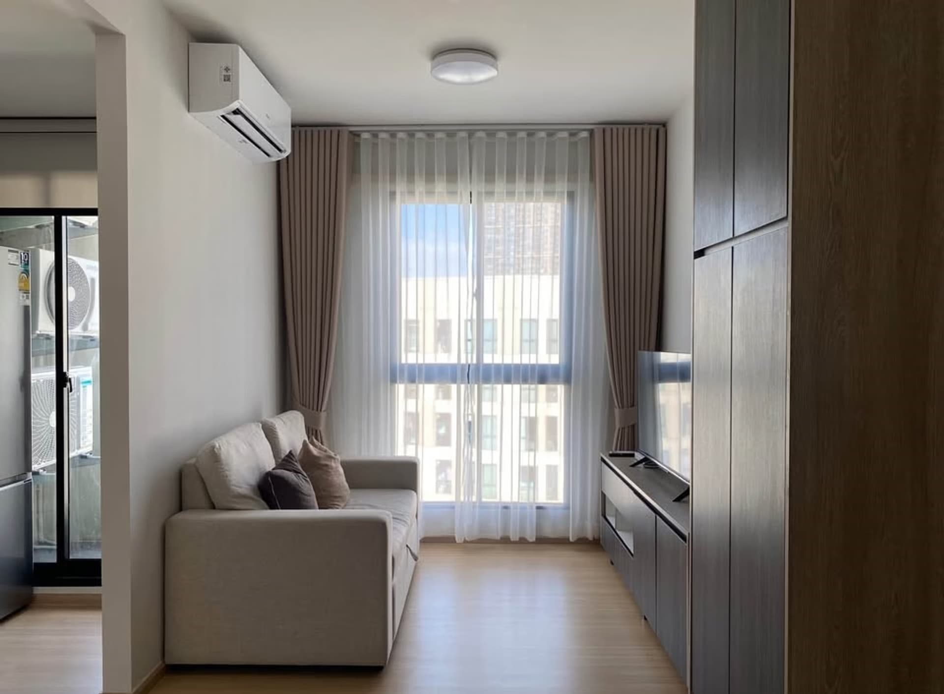 2 Bed Condo for Rent in Mueang Samut Prakan - Image 1