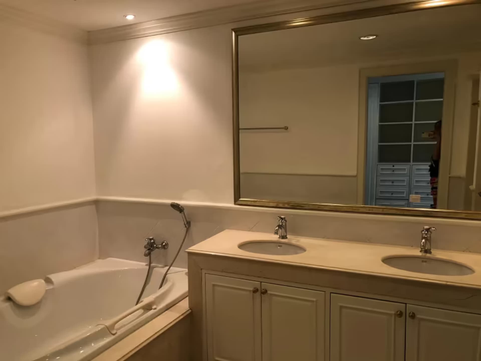3 Bedroom Condo - Image 2