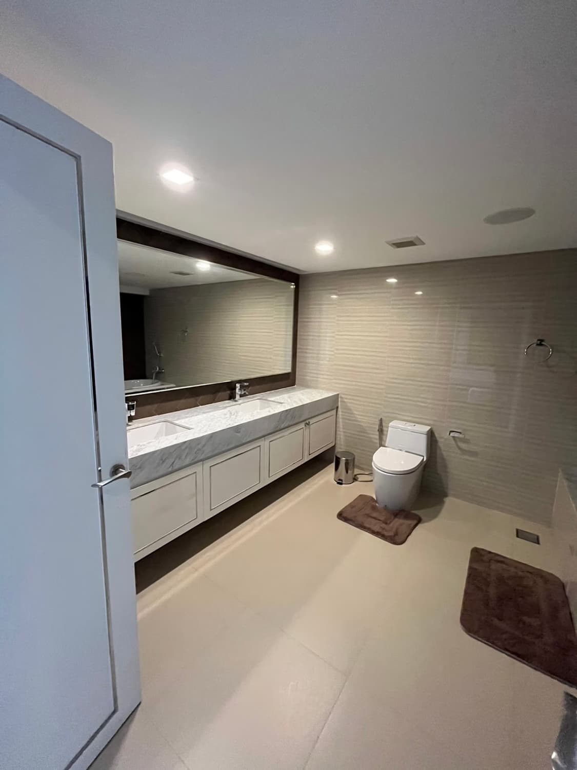 Condo for Sale at State Tower Bangkok - Image 16