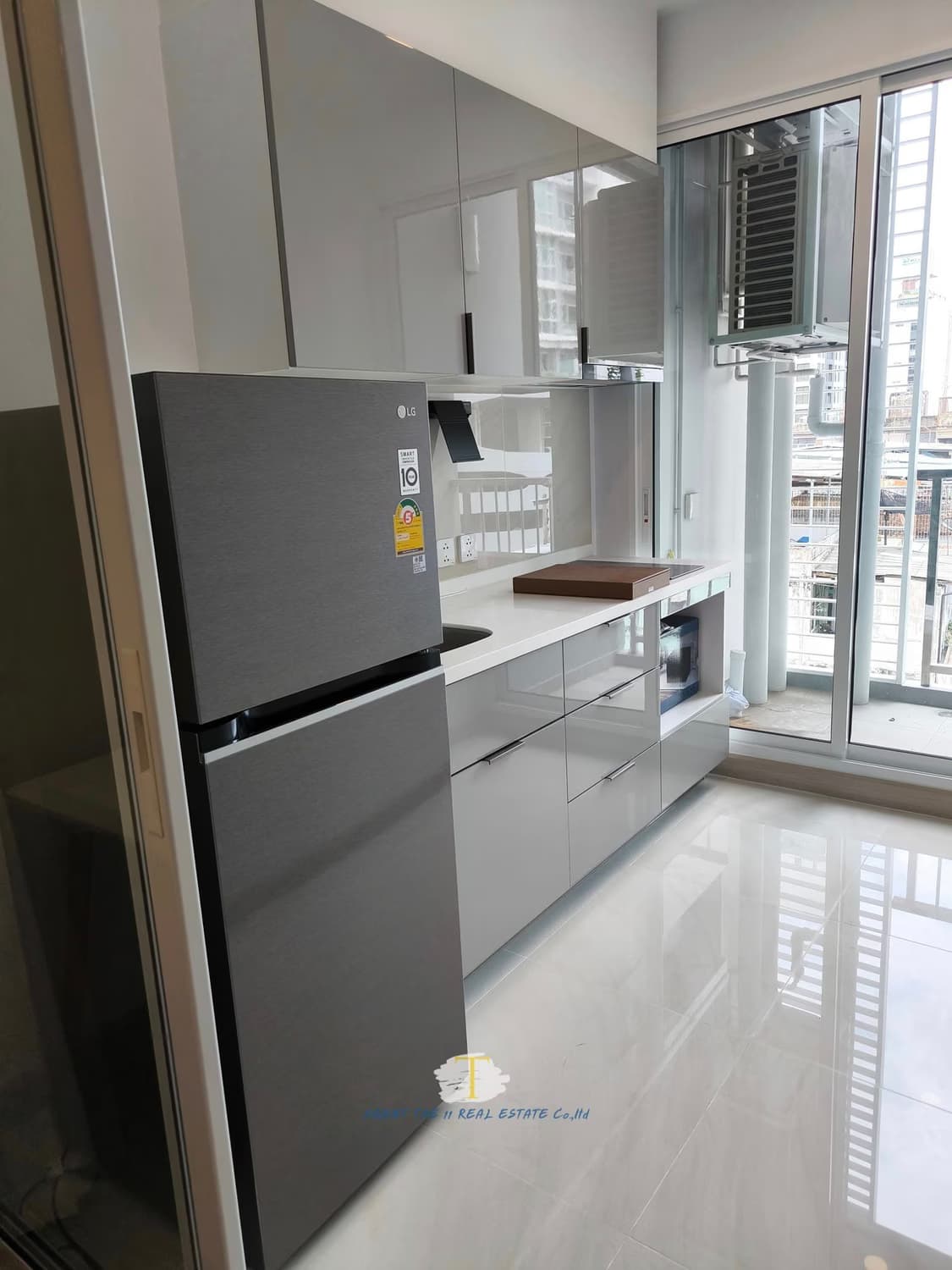 1 Bed Condo for Rent in Bang Rak - Image 11