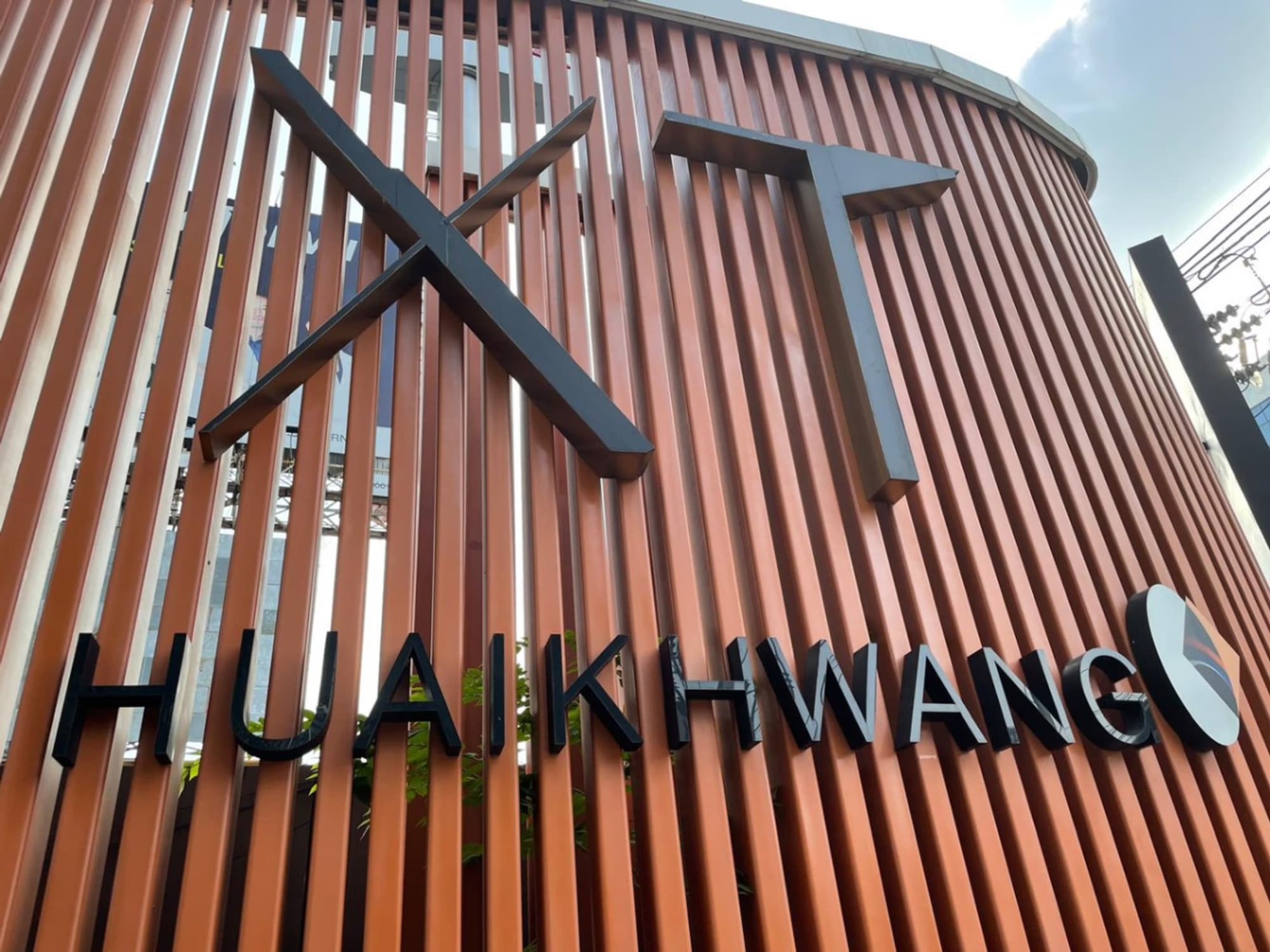 1 Bed Condo for Sale in Huai Khwang - Image 7