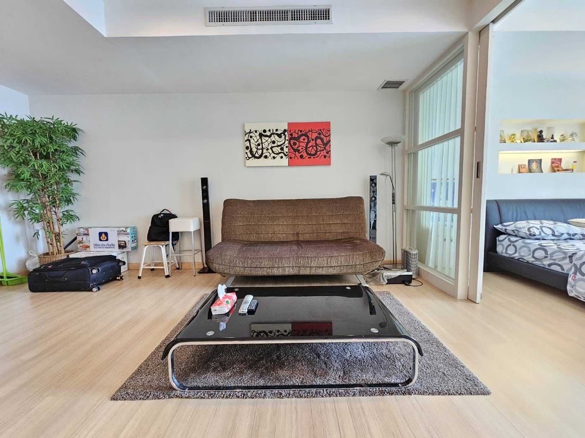 1 ห้องนอน Condo สำหรับ ขาย ใกล้ Krung Thon Buri BTS - Image 1