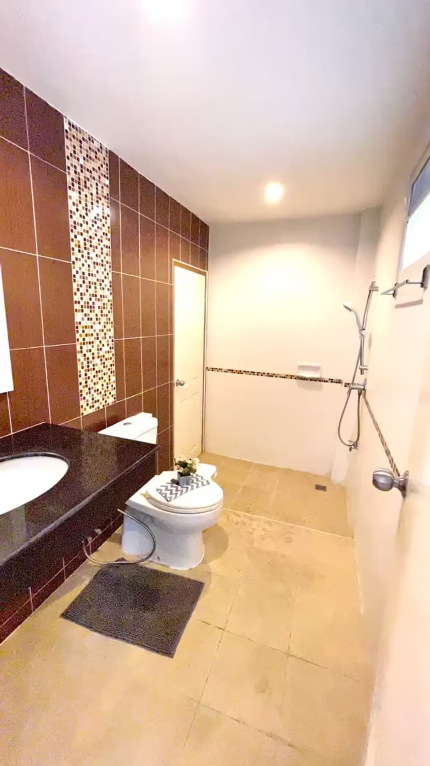 4 Bedroom House - Image 13