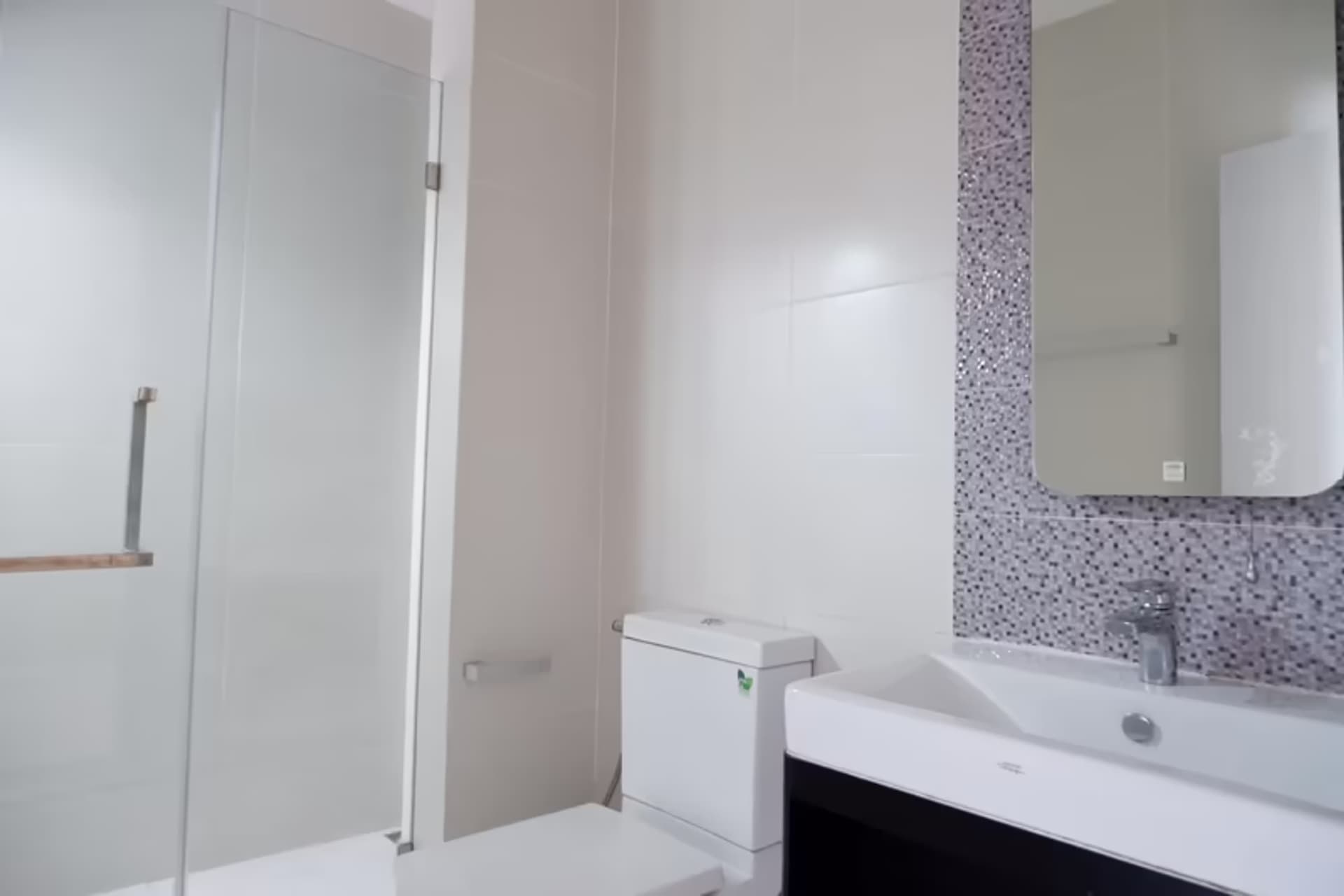 4 Bedroom House - Image 16