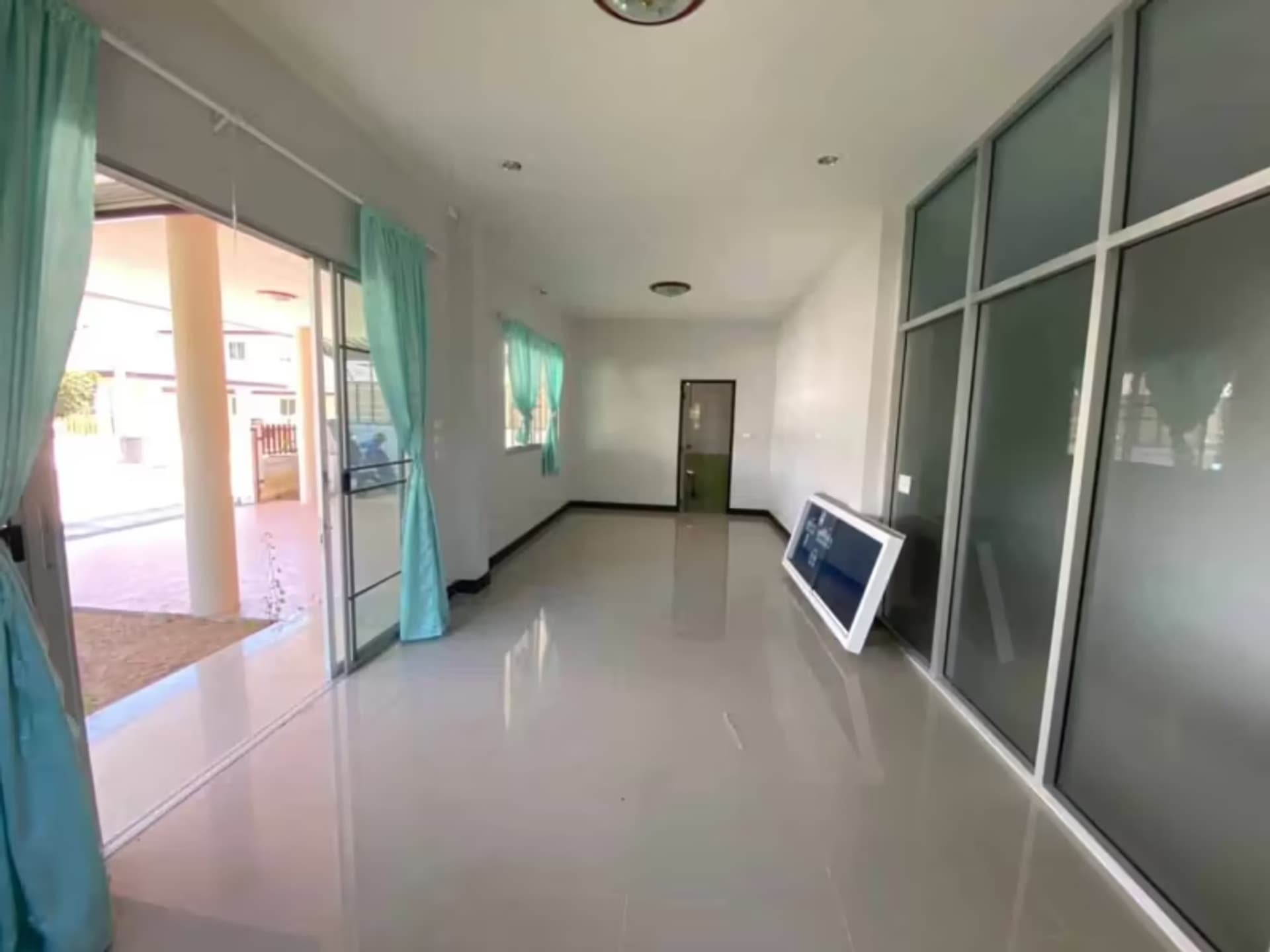 4 Bedroom House - Image 21