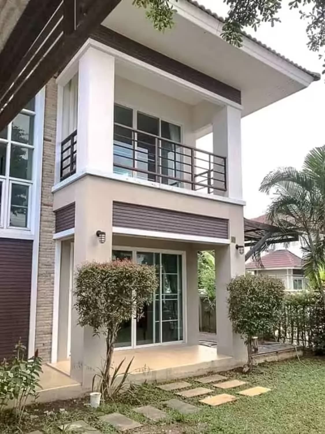 4 Bedroom House - Image 7