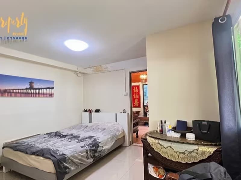 House for Sale in Watthana.  