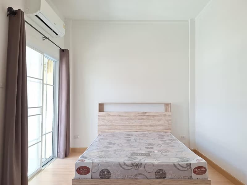 3 Bed Townhouse for Rent in Saraphi