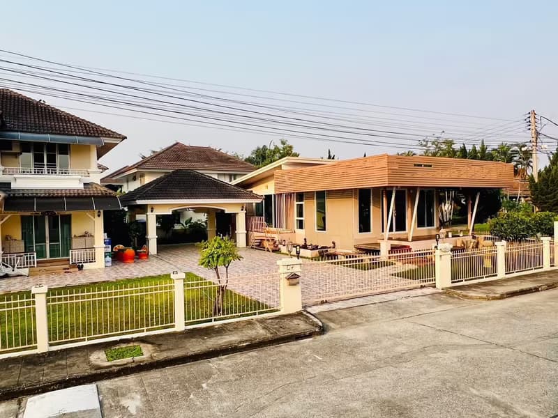  House for Sale in San Kamphaeng , San Kamphaeng.