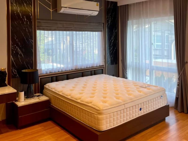 7 Bed House for Rent in Mueang Chiang Mai