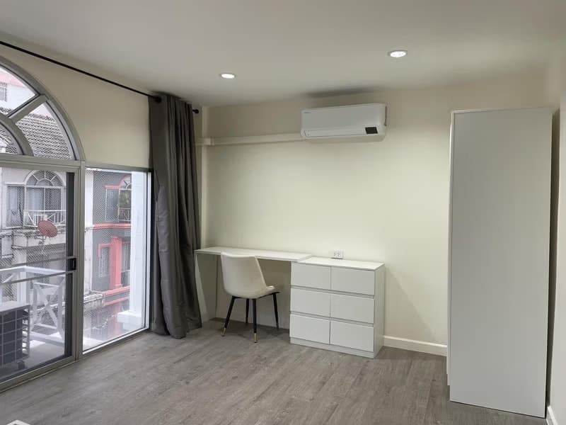 3 Bed Townhouse for Rent in Bang Na