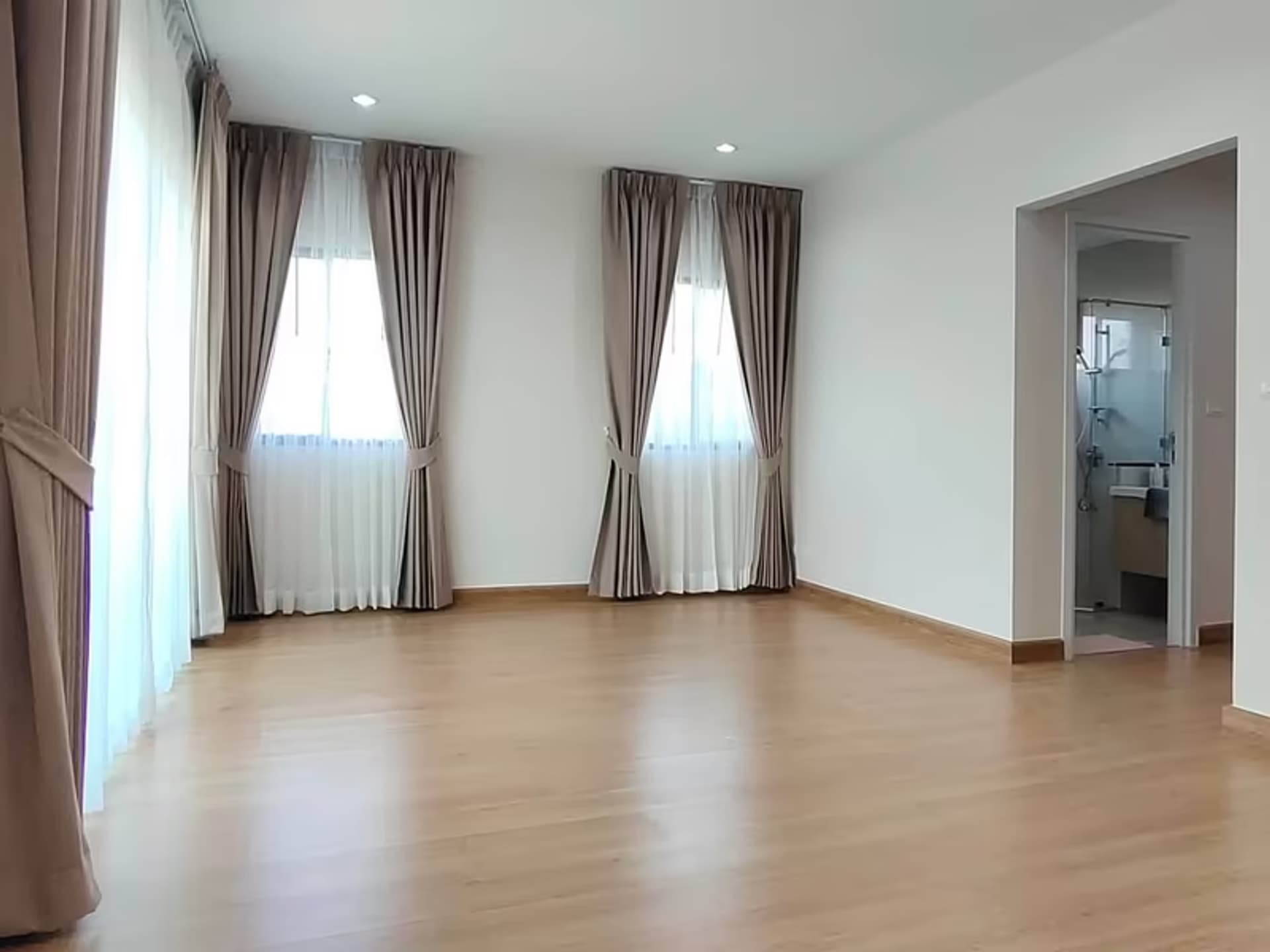 House for Sale in Bang Phli. - Image 1