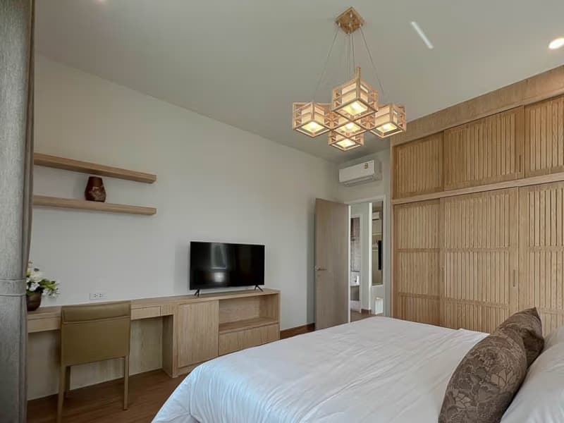5 Bedroom House