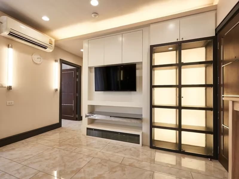 Condo for Rent at Pathum Wan Resort