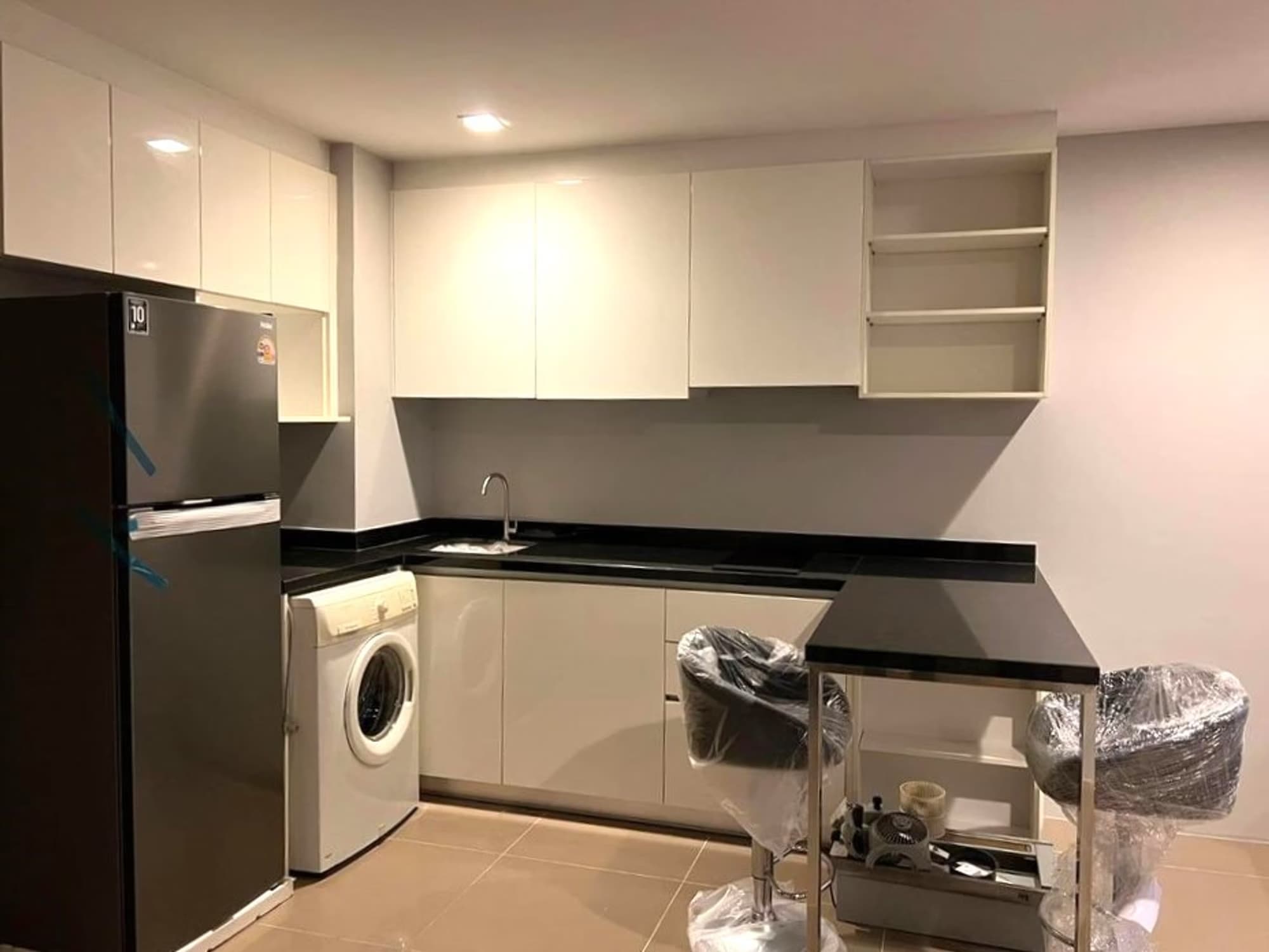 1 Bed Condo for Rent in Watthana - Image 2