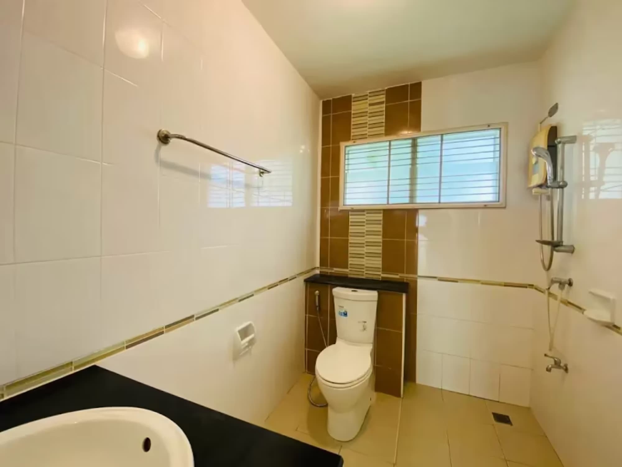 3 Bedroom House - Image 9