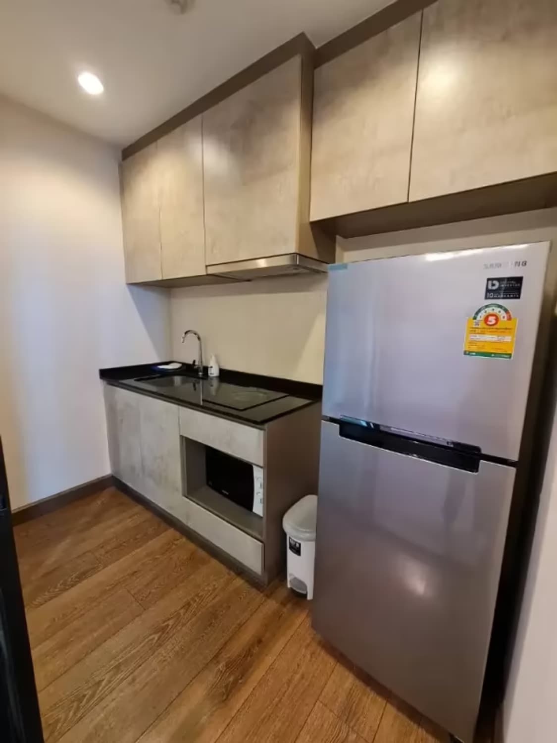 3 Bedroom Condo - Image 5