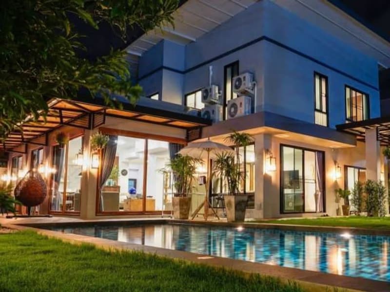 6 Bed House for Rent in Mueang Chiang Mai