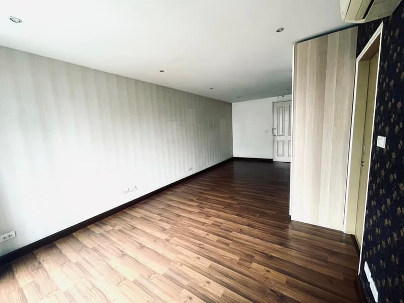 Condo for Sale at Plus 67  