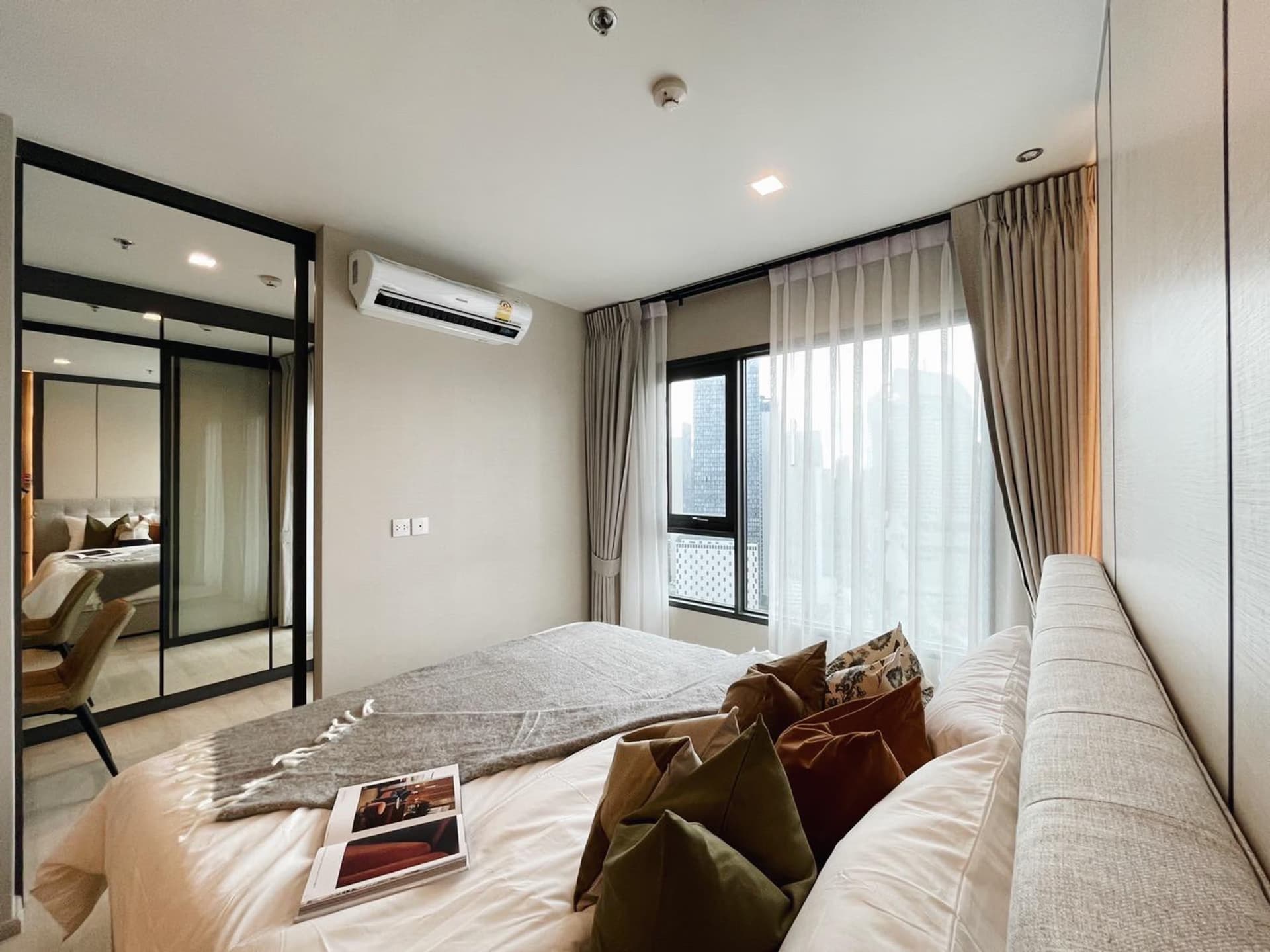 Condo for Rent at Life One Wireless - Image 2