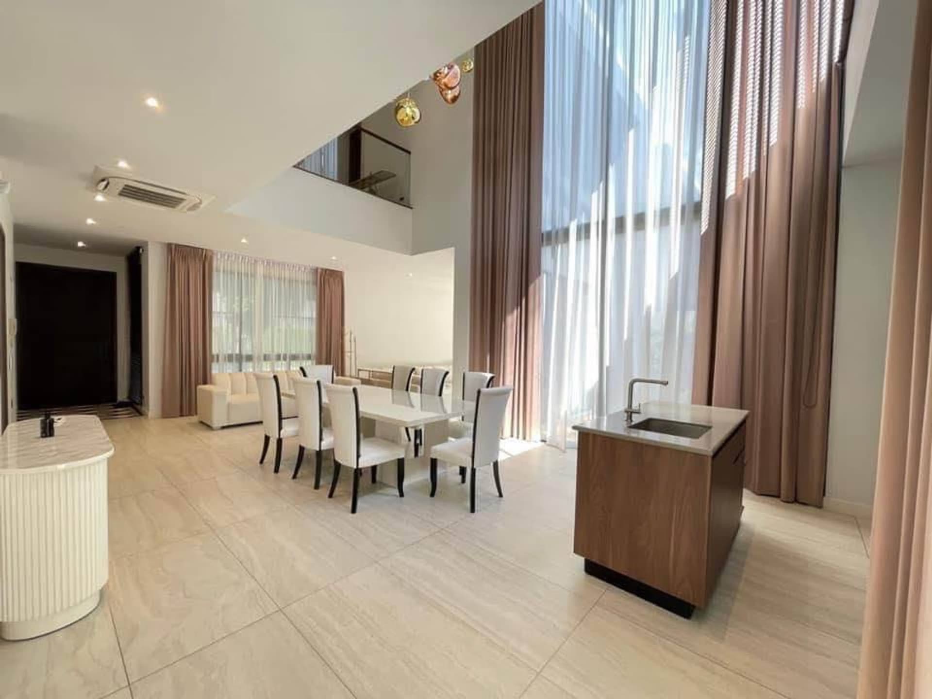 4 Bed House for Rent in Bang Kapi - Image 3