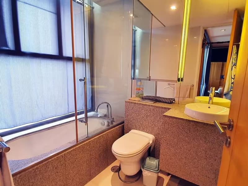 1 Bedroom Condo