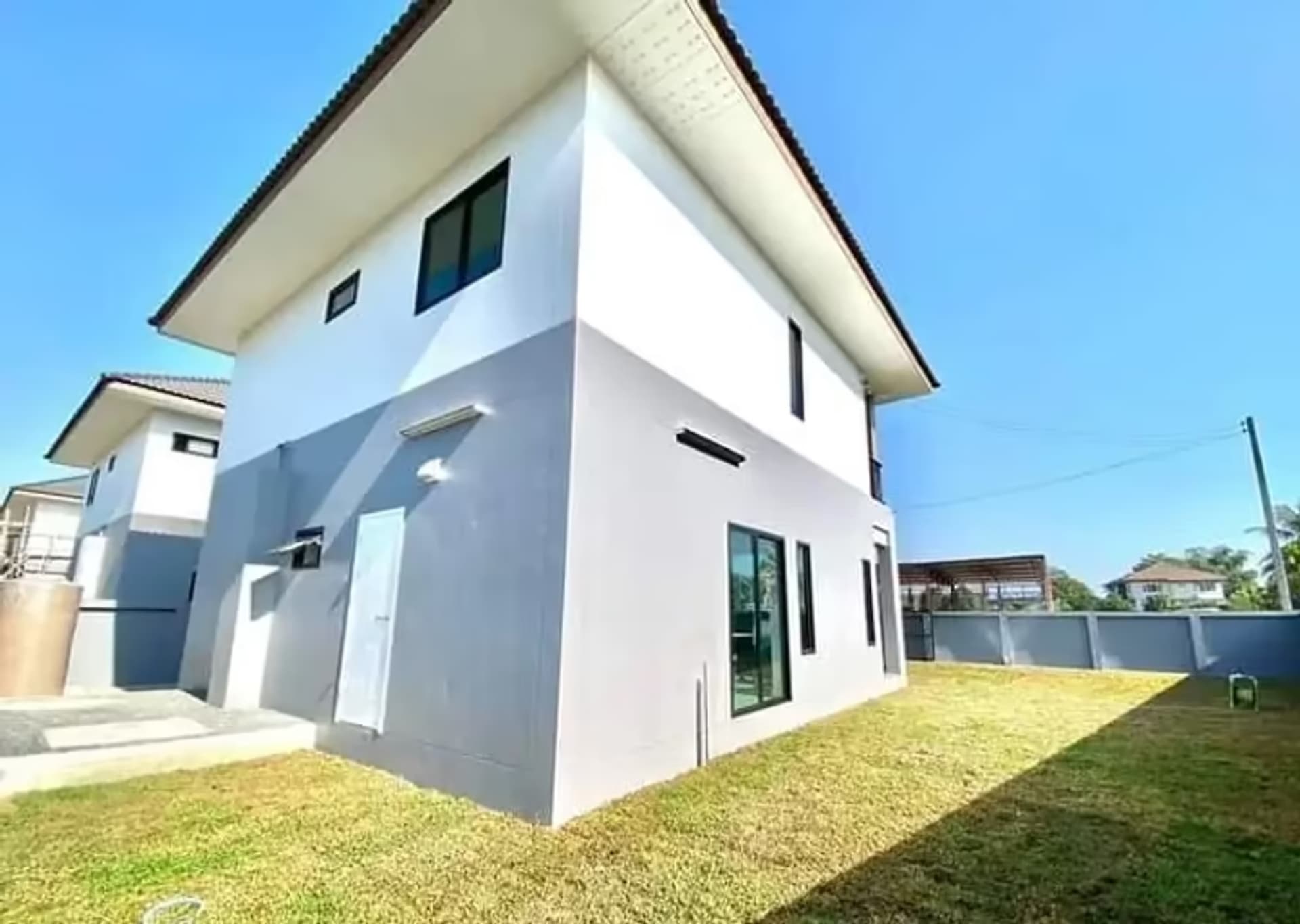 3 Bedroom House - Image 8