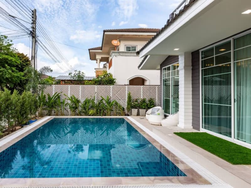 6 Bed House for Rent in Mueang Chiang Mai