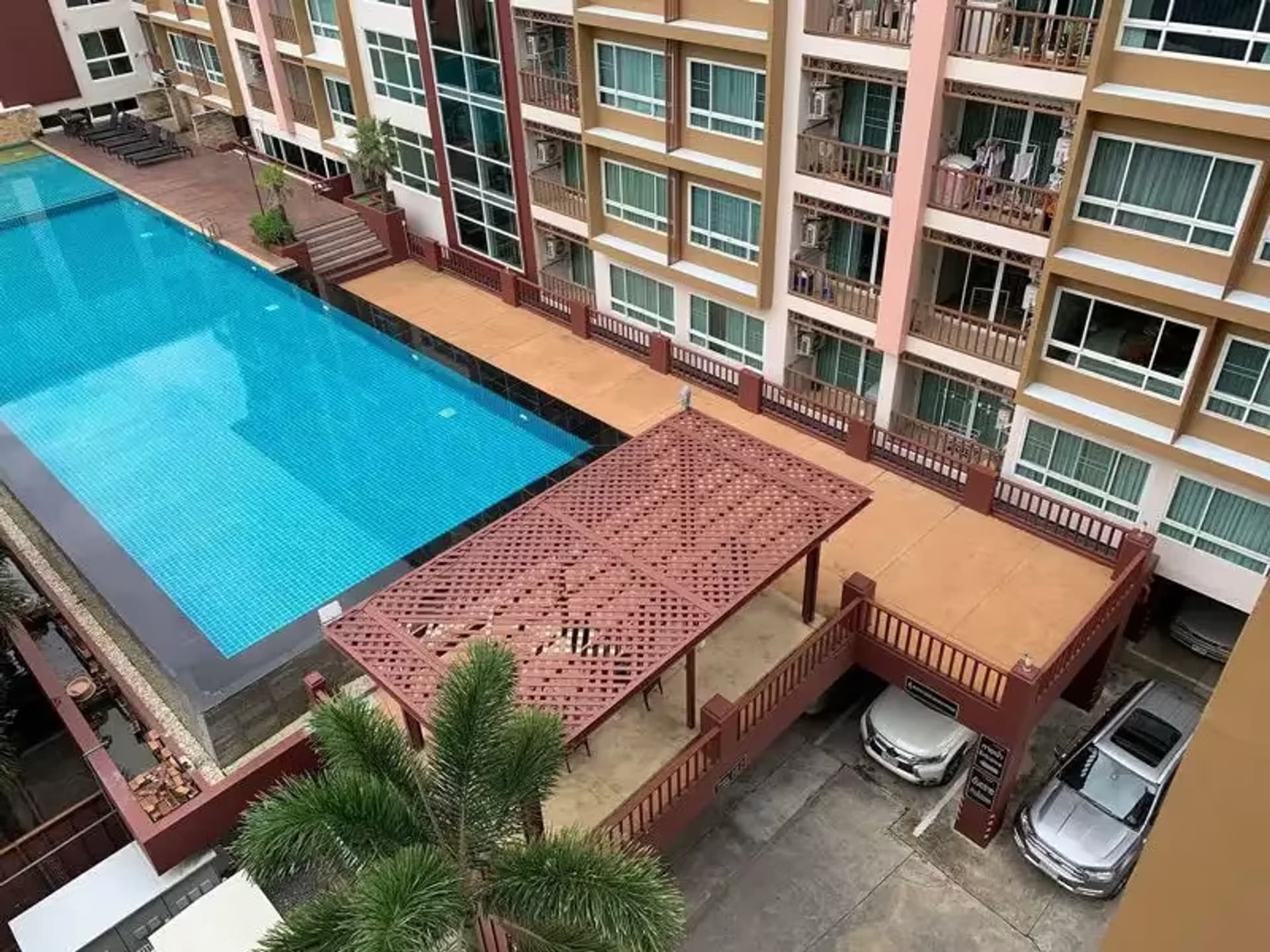 1 Bedroom Condo - Image 1