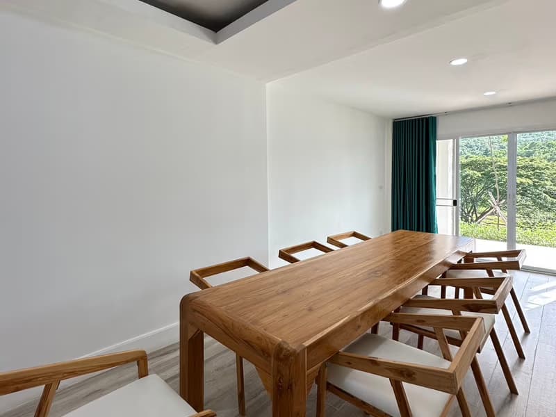 5 Bed House for Rent in Mae Rim