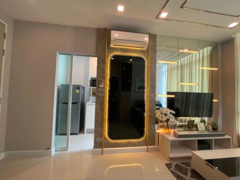 1 Bedroom Condo