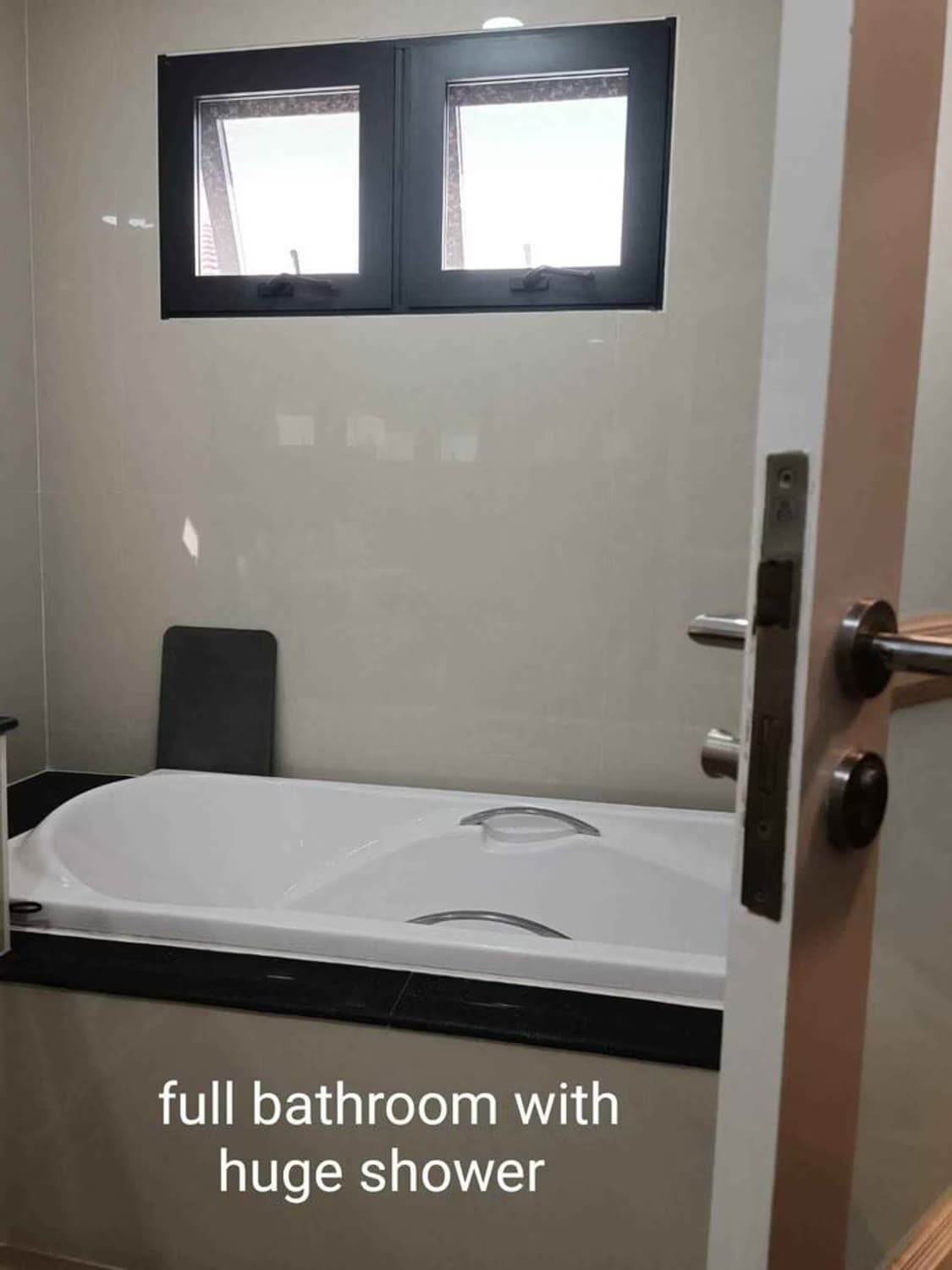House for Sale in Phra Khanong. - Image 5