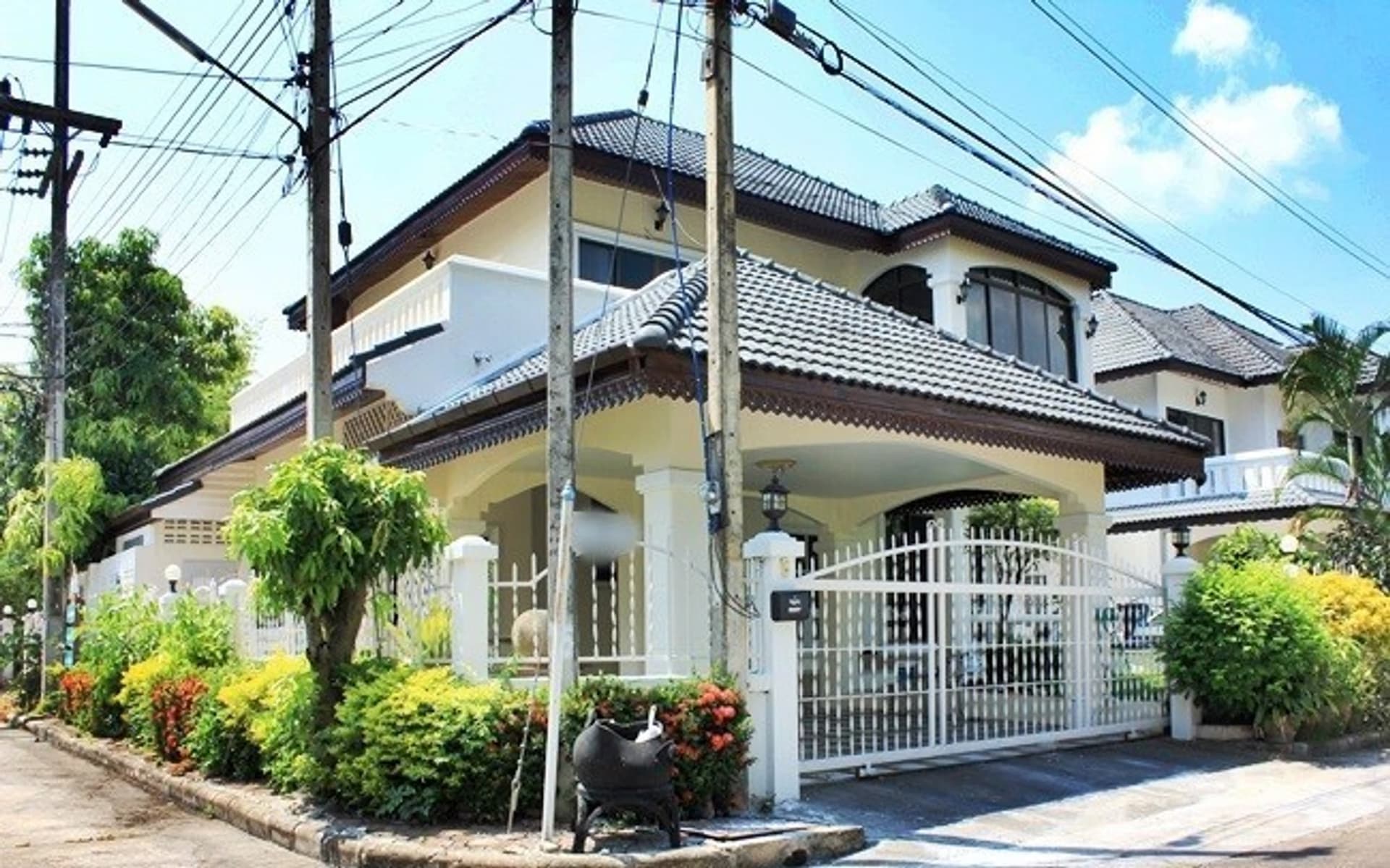 5 Bed House for Rent and Sale in Mueang Chiang Mai - Image 1