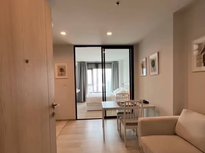 1 Bedroom Condo