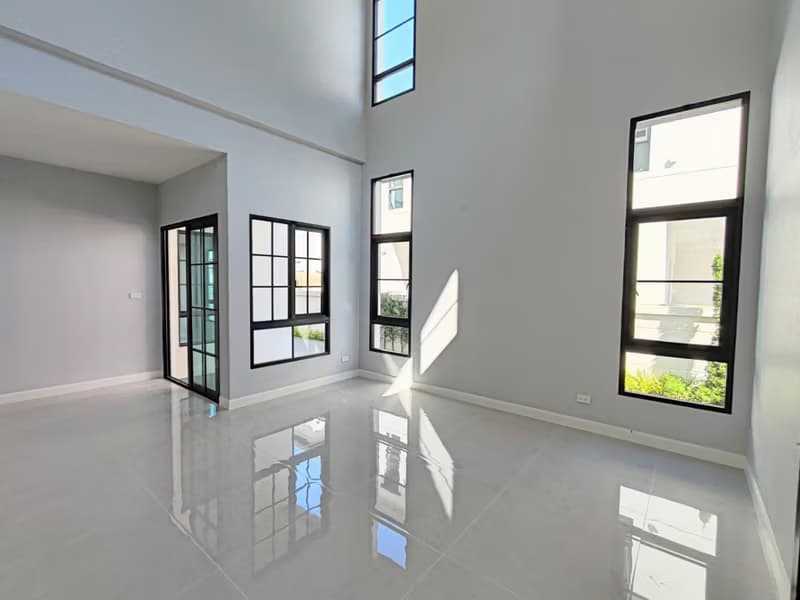 4 Bed House for Rent in Bang Phli District